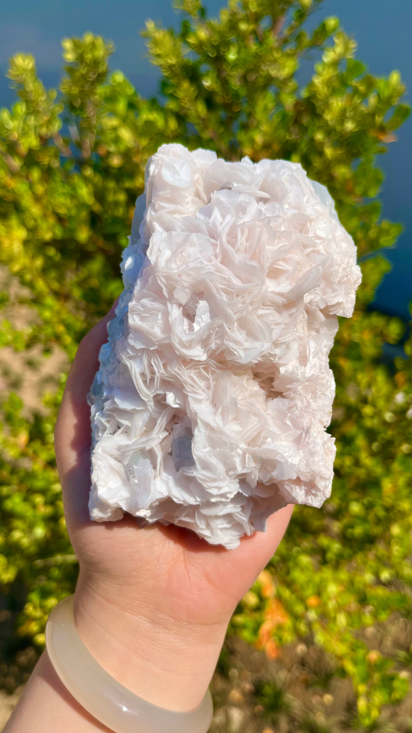 0.4KG Natural Sheet Rose Calcite Symbiotic Fluorite Specimen