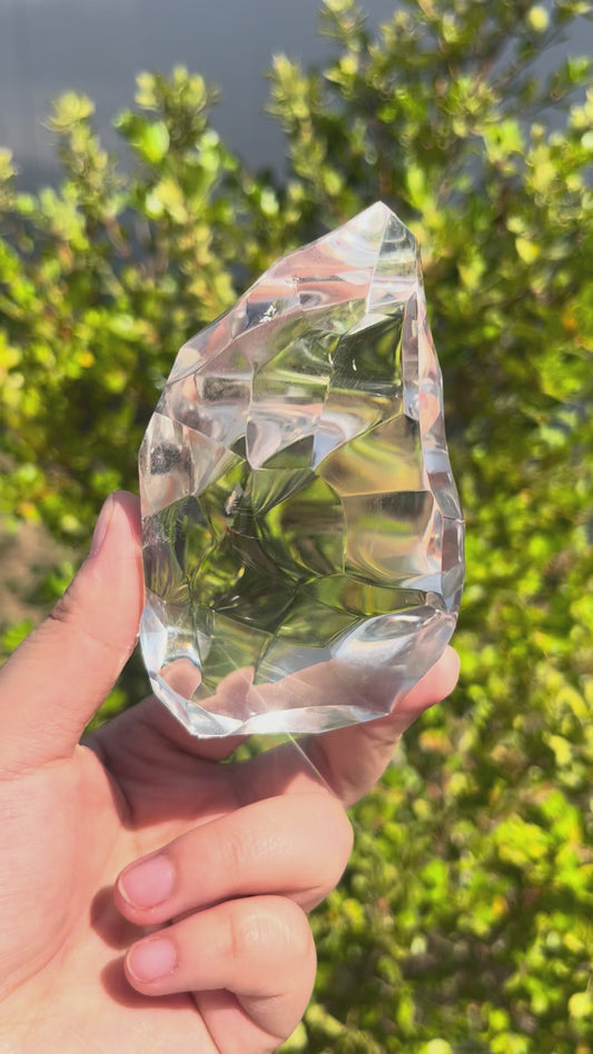 0.3KG Transparent Clear Quartz Natural High Clarity Raw Crystal