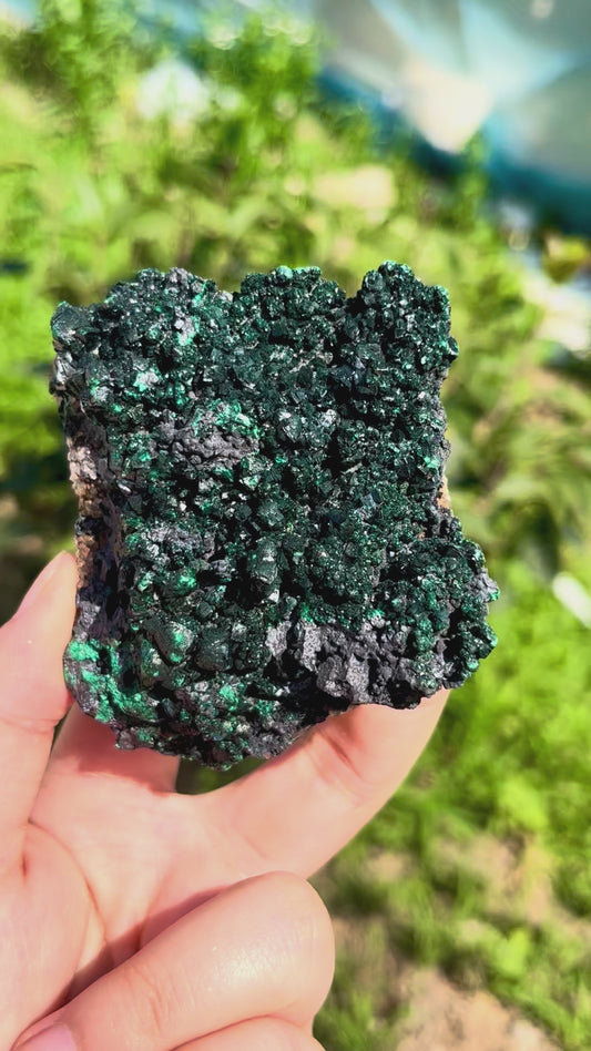 - 0.1KG Natural Round Ball-shaped Malachite Specimen